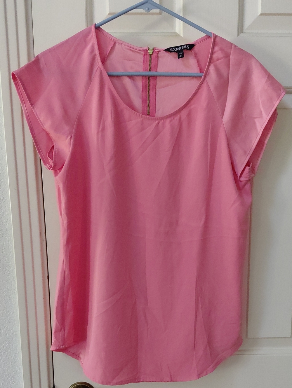 NWOT Express Cap-Sleeve Scoop Neck Blouse M